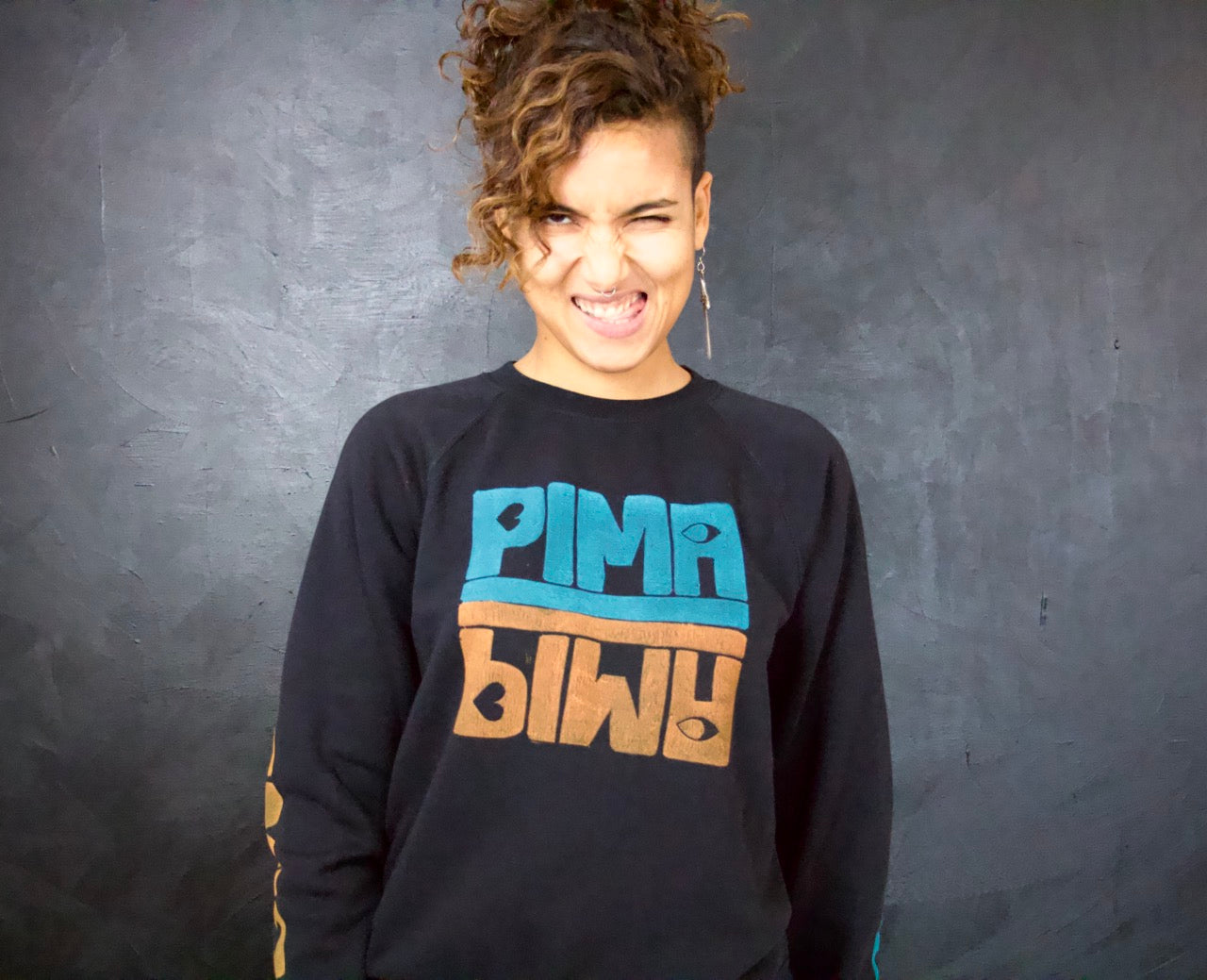 PIMAMIP UNIKAT BLUE - Handbedruckter Sweater