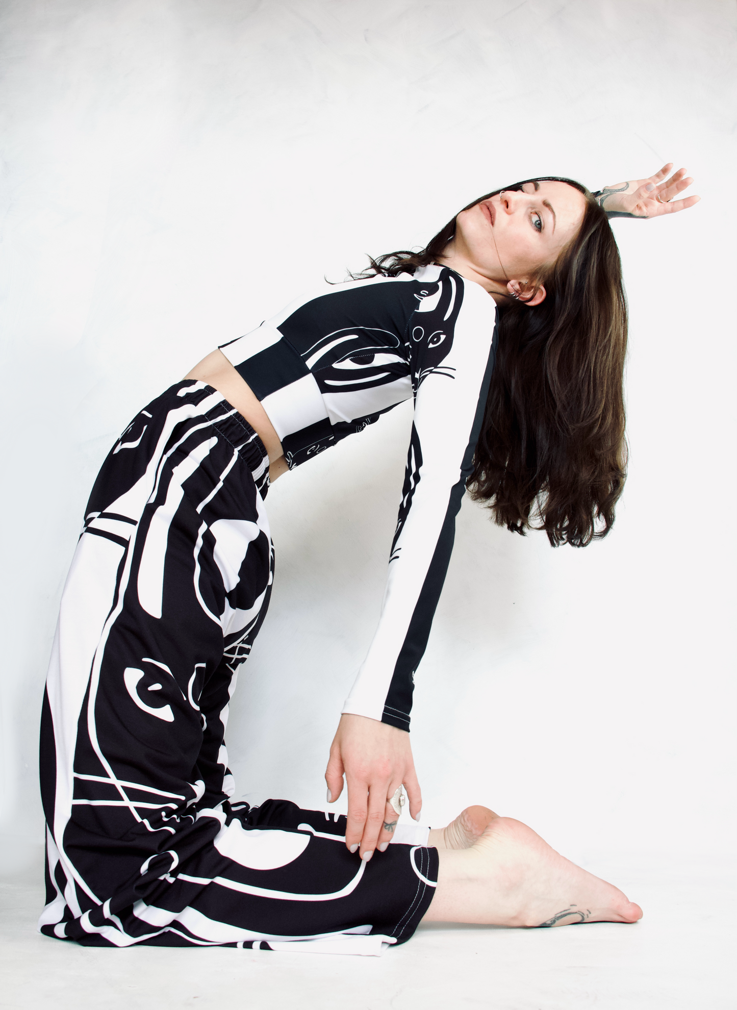 BUNNY PANTS - Hose mit Kunst